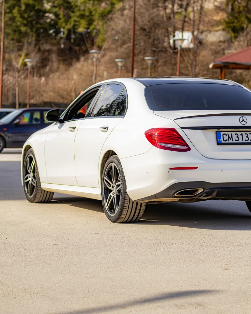 Mercedes-Benz E 400 4MATIC, снимка 7 - Автомобили и джипове - 49537923