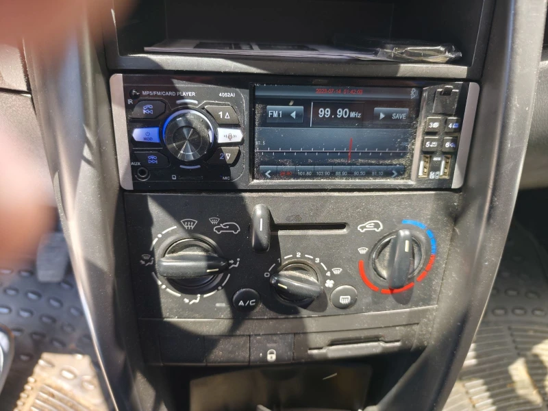 Peugeot 207, снимка 8 - Автомобили и джипове - 52680960