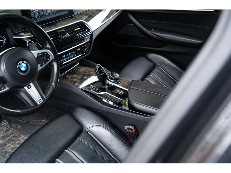 BMW 540 * 540d XDrive / No Accidents * CARFAX * ЦЕНА ДО БГ, снимка 14 - Автомобили и джипове - 52923944