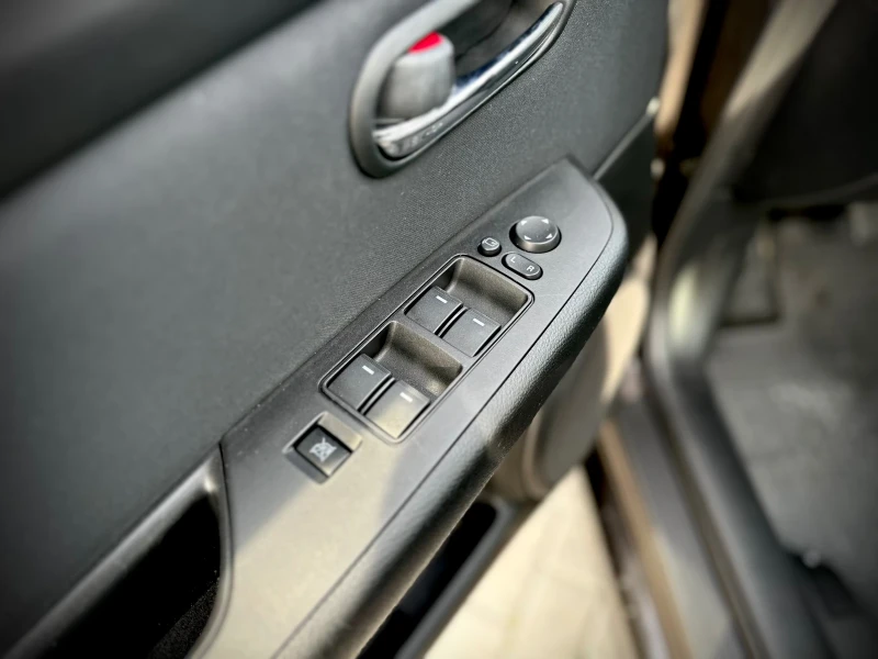 Mazda 6 2.2d, снимка 13 - Автомобили и джипове - 53220476