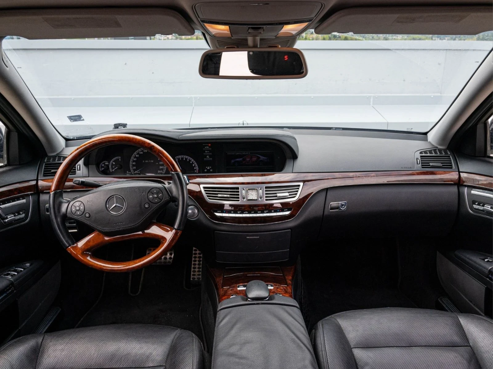 Mercedes-Benz S 500 Long Face AMG Panorama 388кс - изображение 9