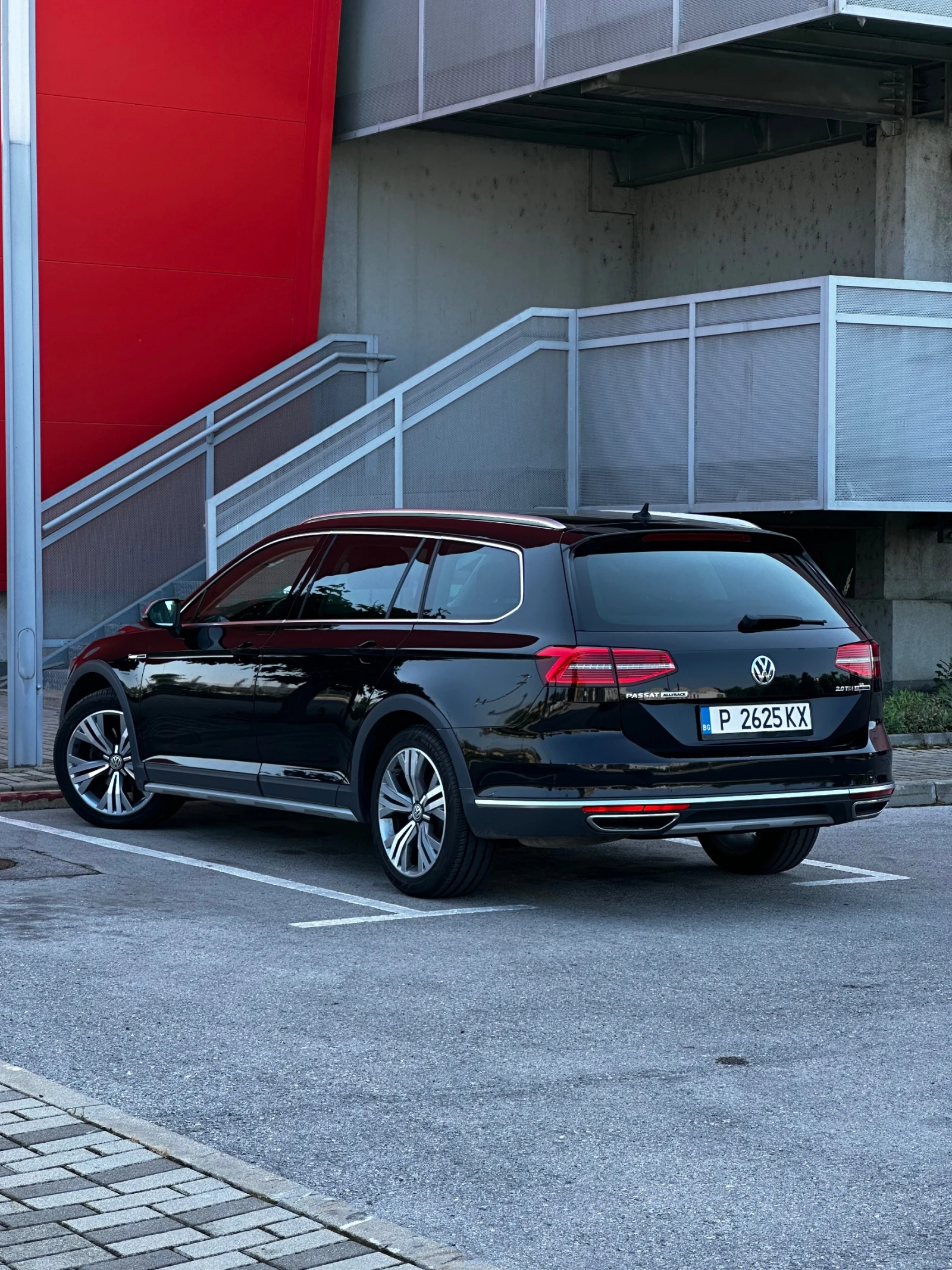 VW Passat ALLTRACK* 4Motion* LED* Digital* Distro* Lane Assi - изображение 4