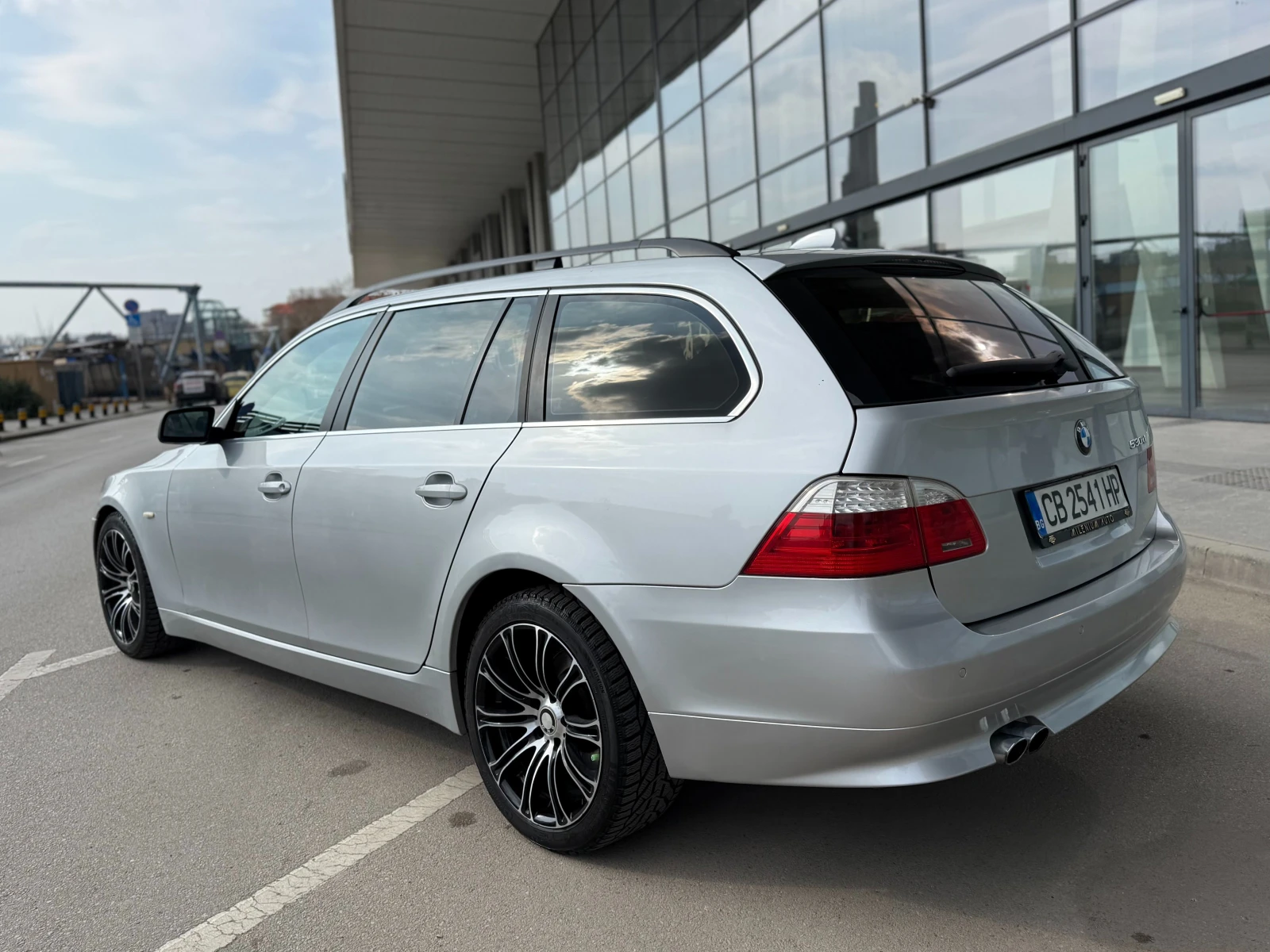 BMW 530 6 МЕСЕЦА ГАРАНЦИЯ/3.0D 235к.с. Facelift, снимка 3 - Автомобили и джипове - 53885470