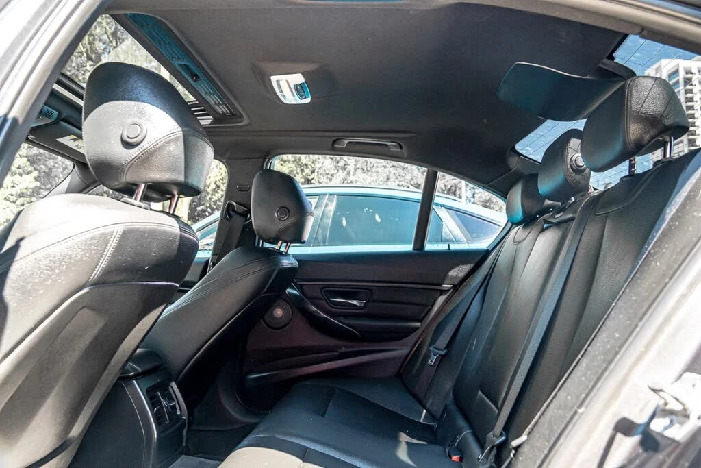 BMW 335 XDRIVE* HEADUP* МПАКЕТ* КАМЕРА* ПОДГРЕВ* KEYLESS* , снимка 11 - Автомобили и джипове - 54553912
