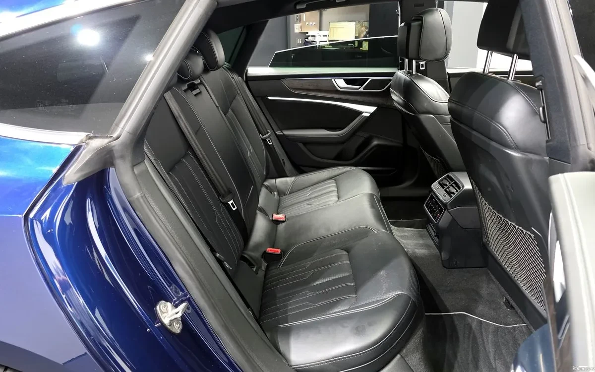 Audi A7 3.0 55TFSI Quattro, Distronic, HeadUP, Обдух., снимка 12 - Автомобили и джипове - 54699877