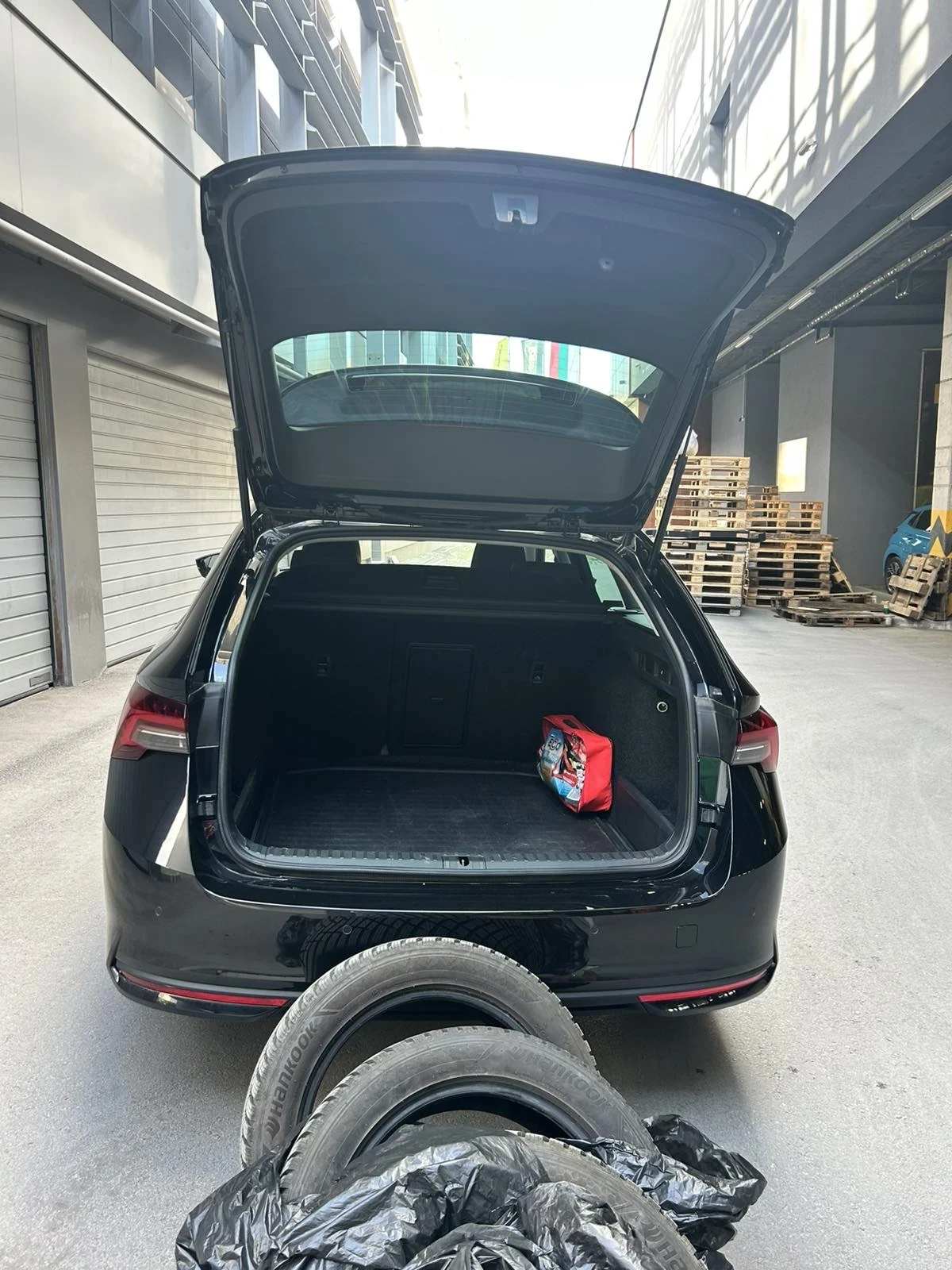 Skoda Octavia Edition Combi 2.0TDI, 7DSG, 4 год. Гаранция, снимка 3 - Автомобили и джипове - 54714931