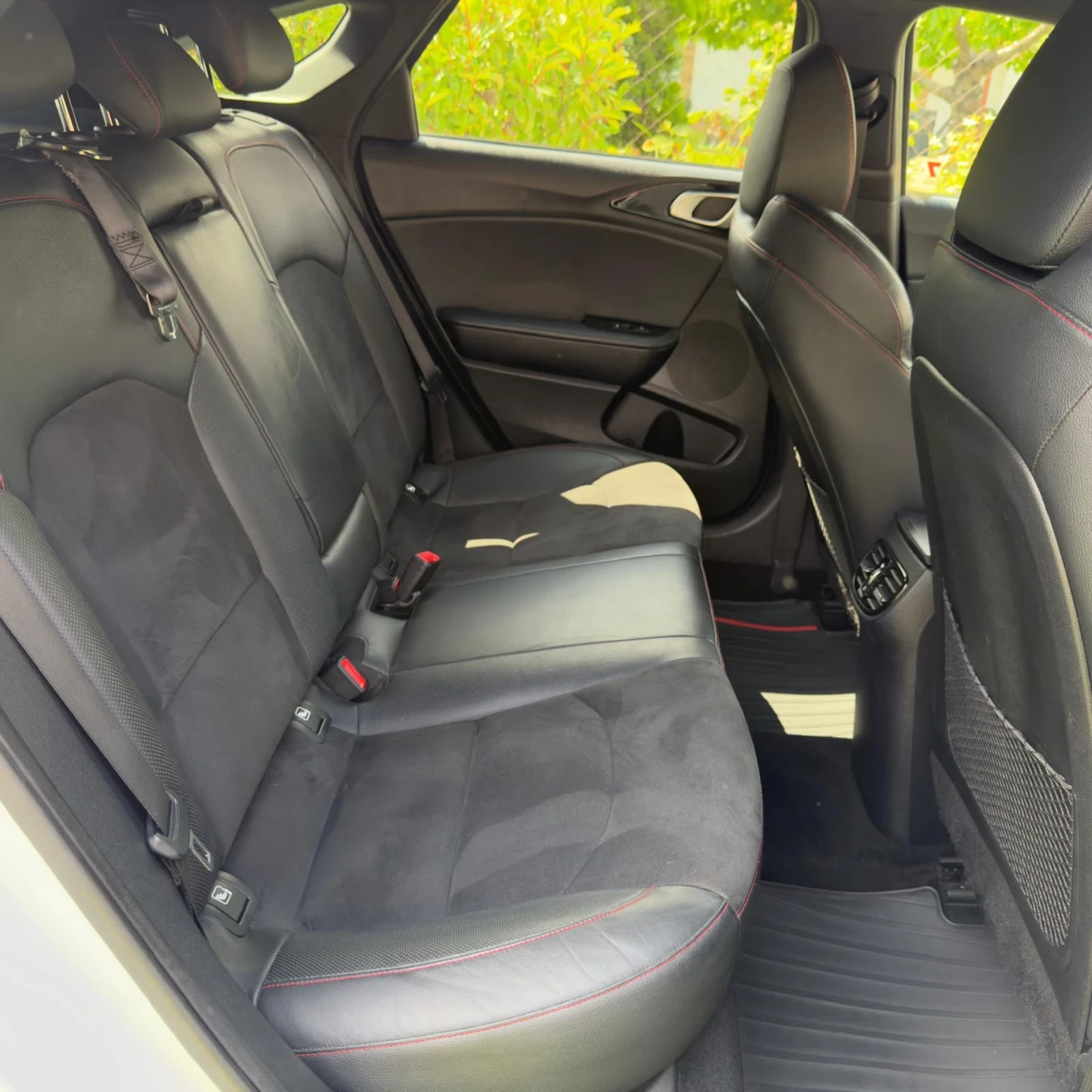 Kia Pro ceed GT 1.6 T-GDI 204HP/7DCT/SWISS/FULL, снимка 9 - Автомобили и джипове - 55314271
