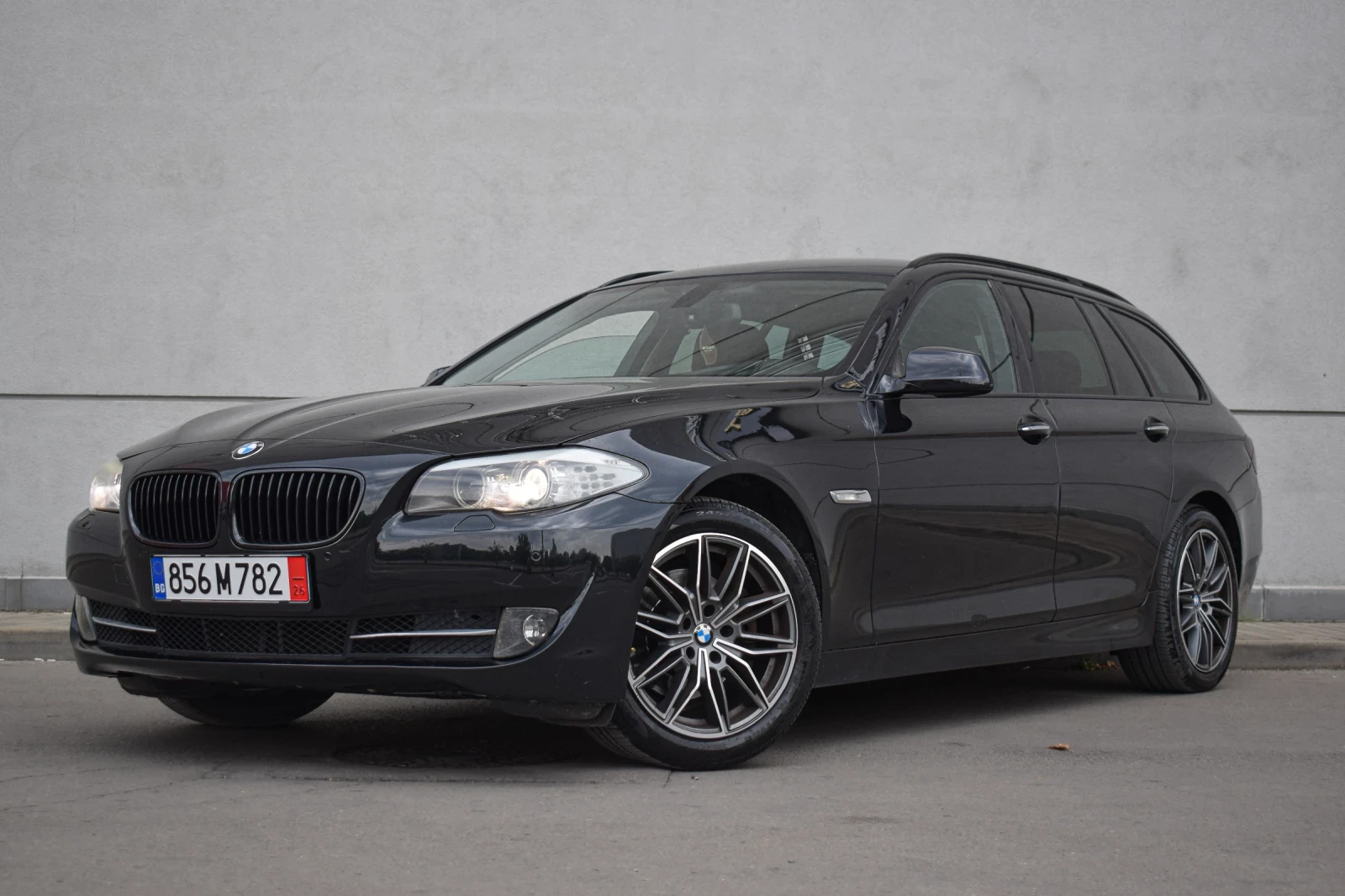 BMW 520 BMW 520d Touring (F11)   184 к.с.   2012 г.   Реал, снимка 2 - Автомобили и джипове - 55380374