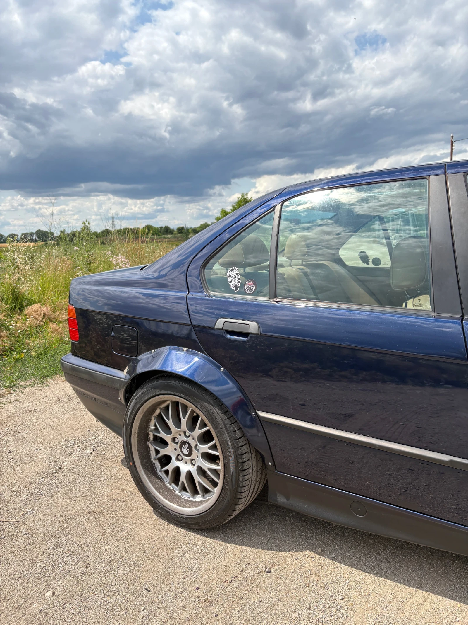 BMW 320, снимка 6 - Автомобили и джипове - 55393670