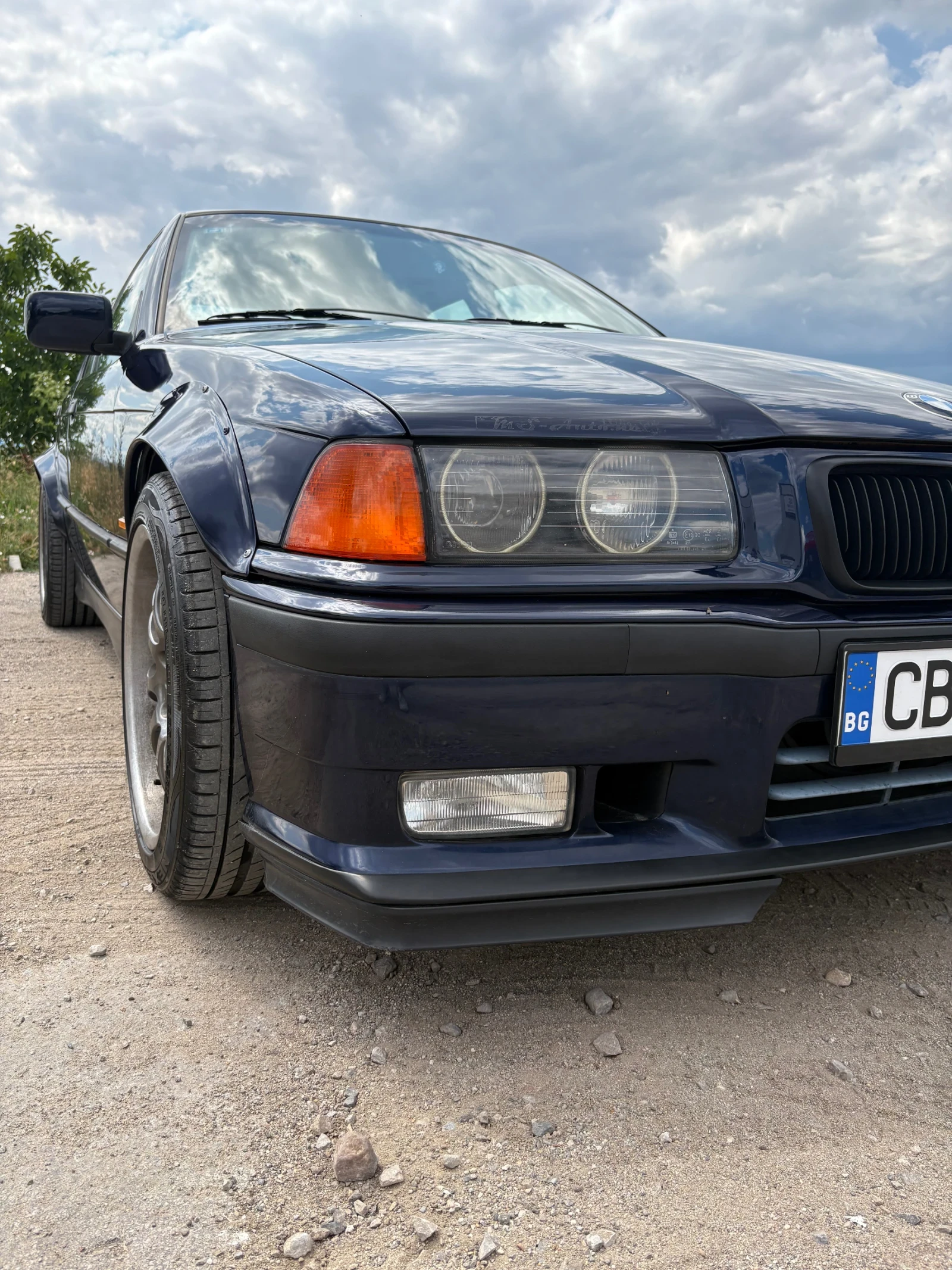 BMW 320, снимка 4 - Автомобили и джипове - 55393670