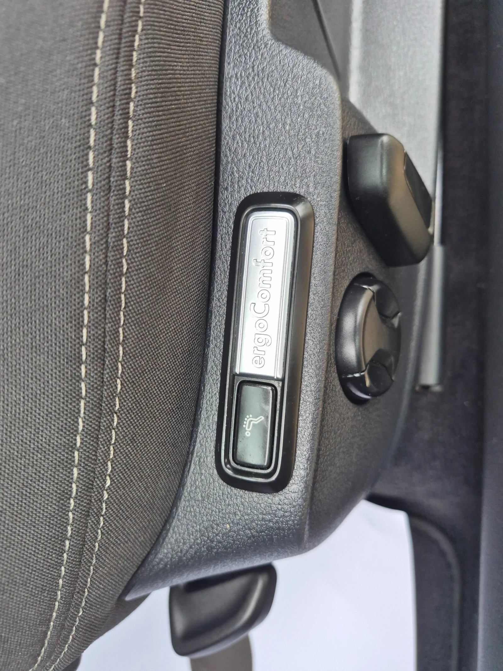 VW Passat 2.0TDI УНИКАТ, снимка 16 - Автомобили и джипове - 56084774