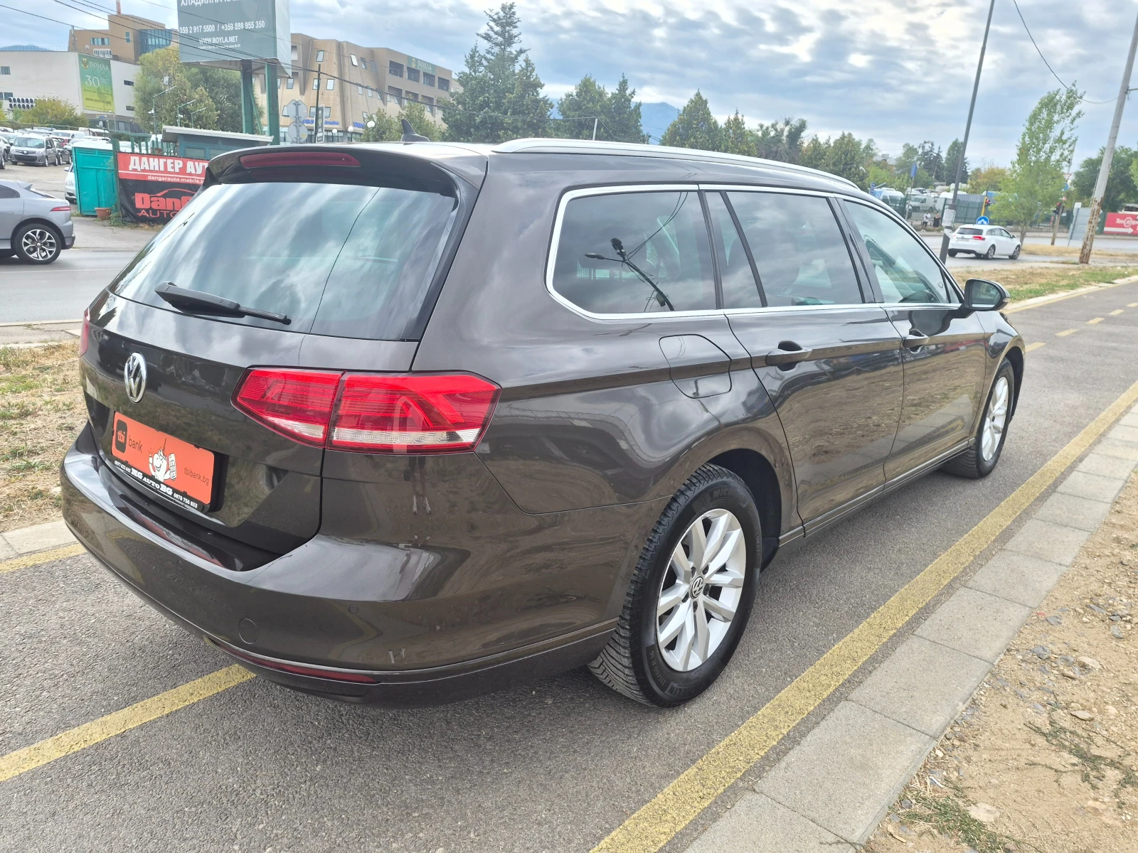 VW Passat 2.0TDI УНИКАТ, снимка 5 - Автомобили и джипове - 56084774