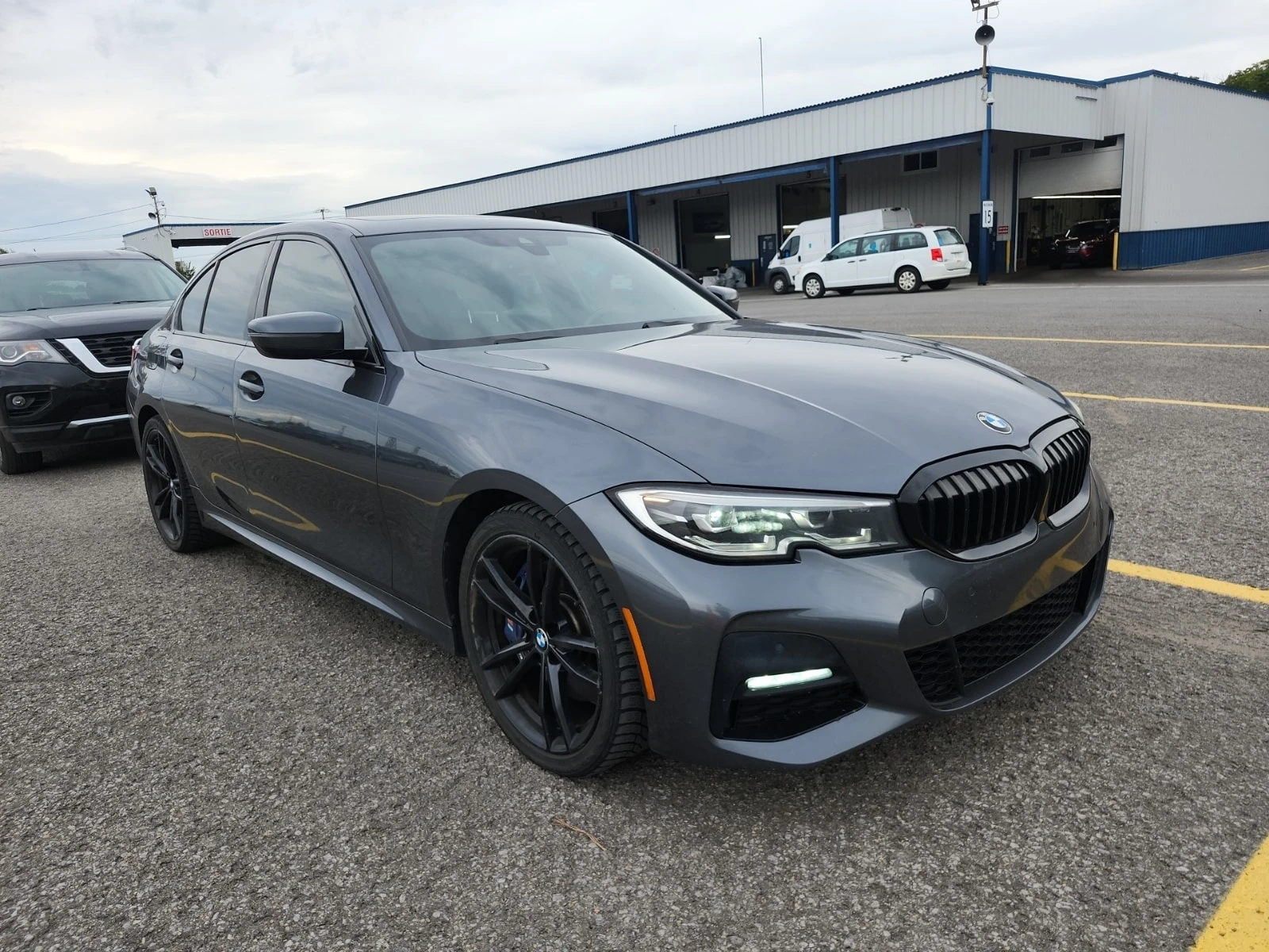 BMW 330 I| M-PACK| HAR/KAR| PANO| 2 KЛЮЧА| , снимка 2 - Автомобили и джипове - 56124469