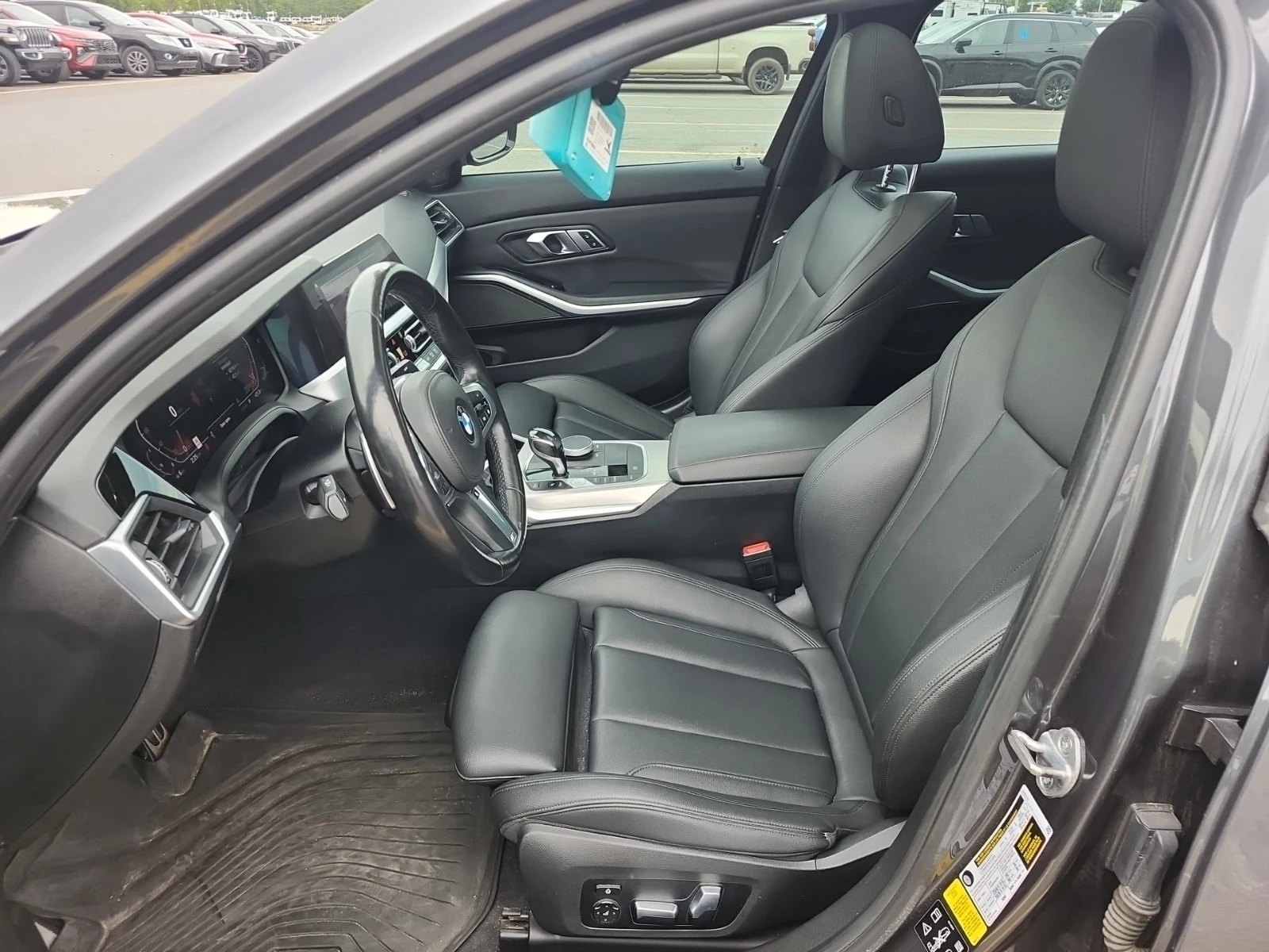 BMW 330 I| M-PACK| HAR/KAR| PANO| 2 KЛЮЧА| , снимка 5 - Автомобили и джипове - 56124469