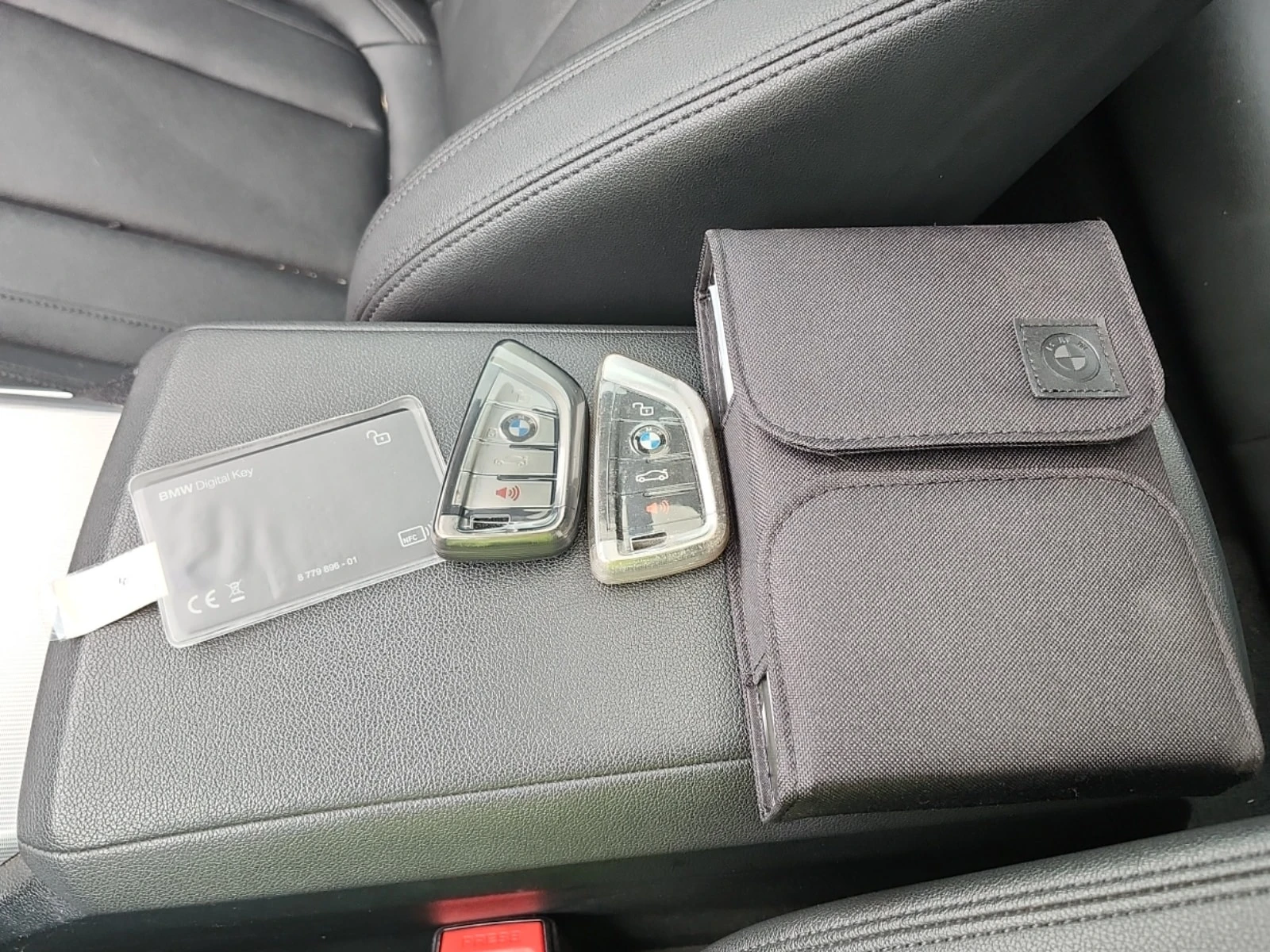 BMW 330 I| M-PACK| HAR/KAR| PANO| 2 KЛЮЧА| , снимка 8 - Автомобили и джипове - 56124469