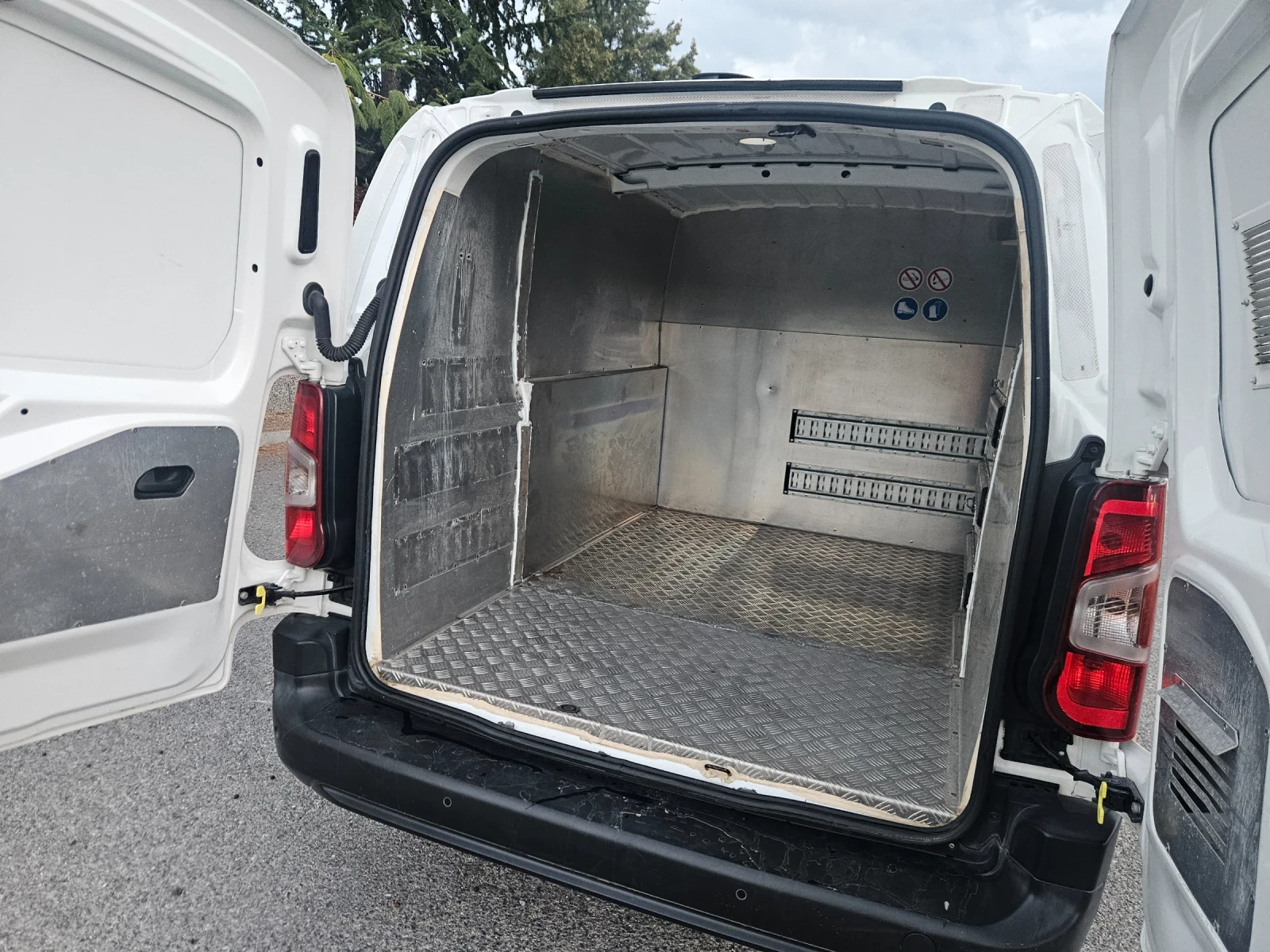 Peugeot Partner ����� XL 1.5  | Mobile.bg � ����������� 9