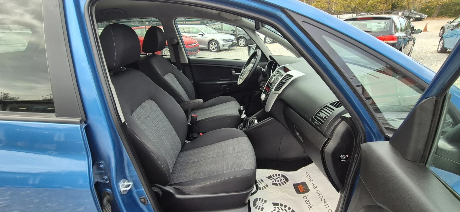 Kia Venga 1.4, снимка 11 - Автомобили и джипове - 56613422