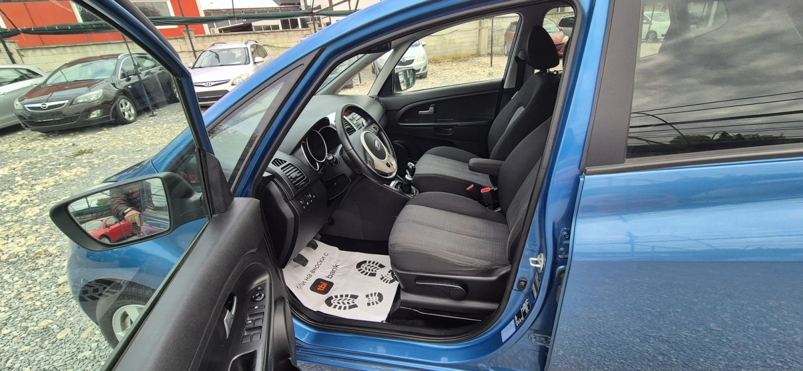 Kia Venga 1.4, снимка 10 - Автомобили и джипове - 56613422