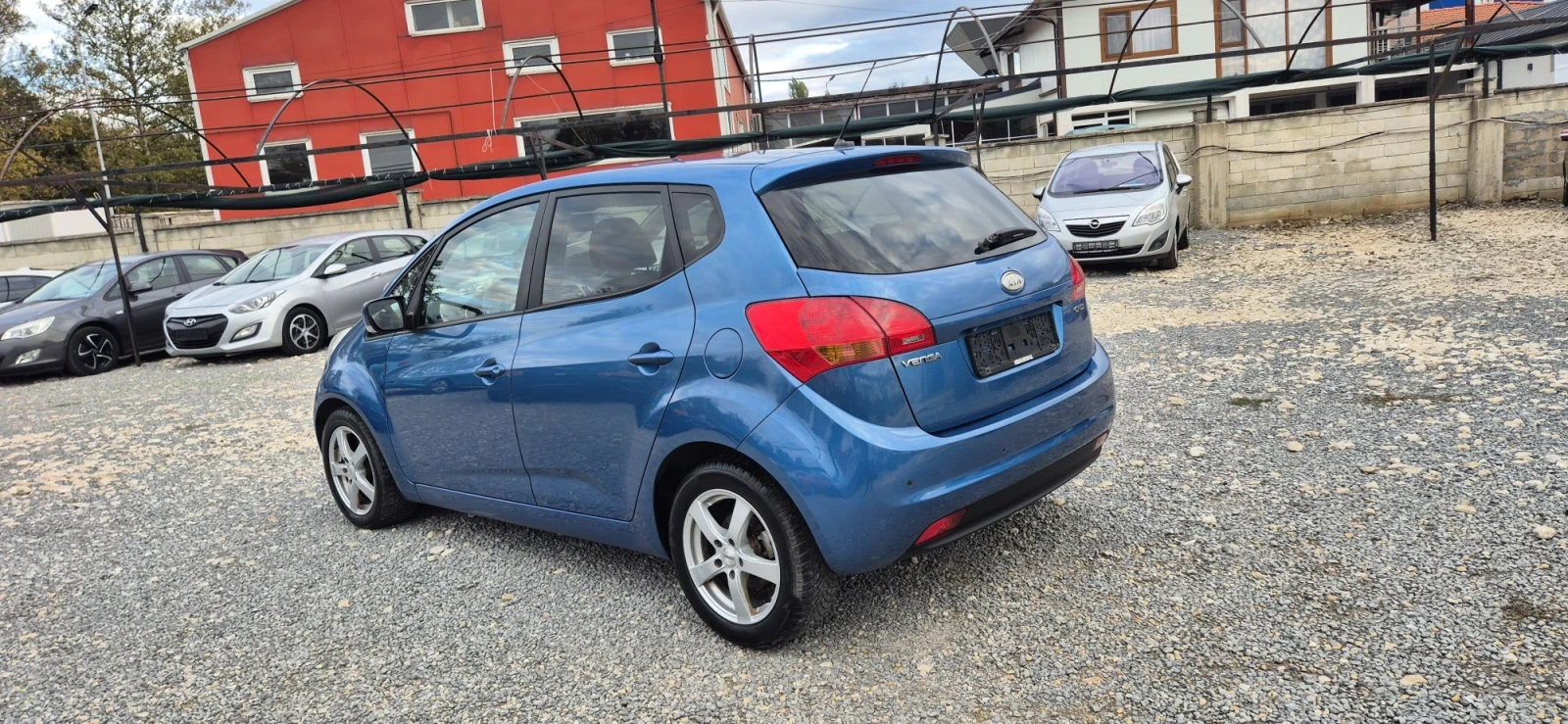 Kia Venga 1.4, снимка 8 - Автомобили и джипове - 56613422
