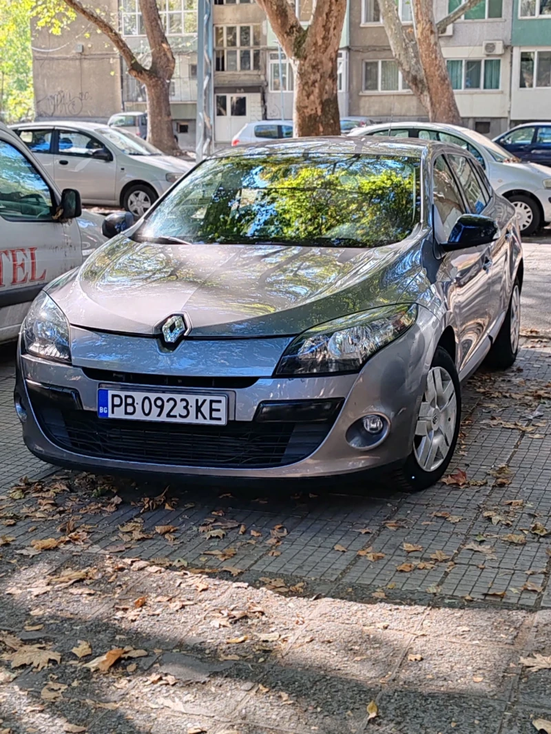 Renault Megane уникално запазен автомат, снимка 2 - Автомобили и джипове - 47442269