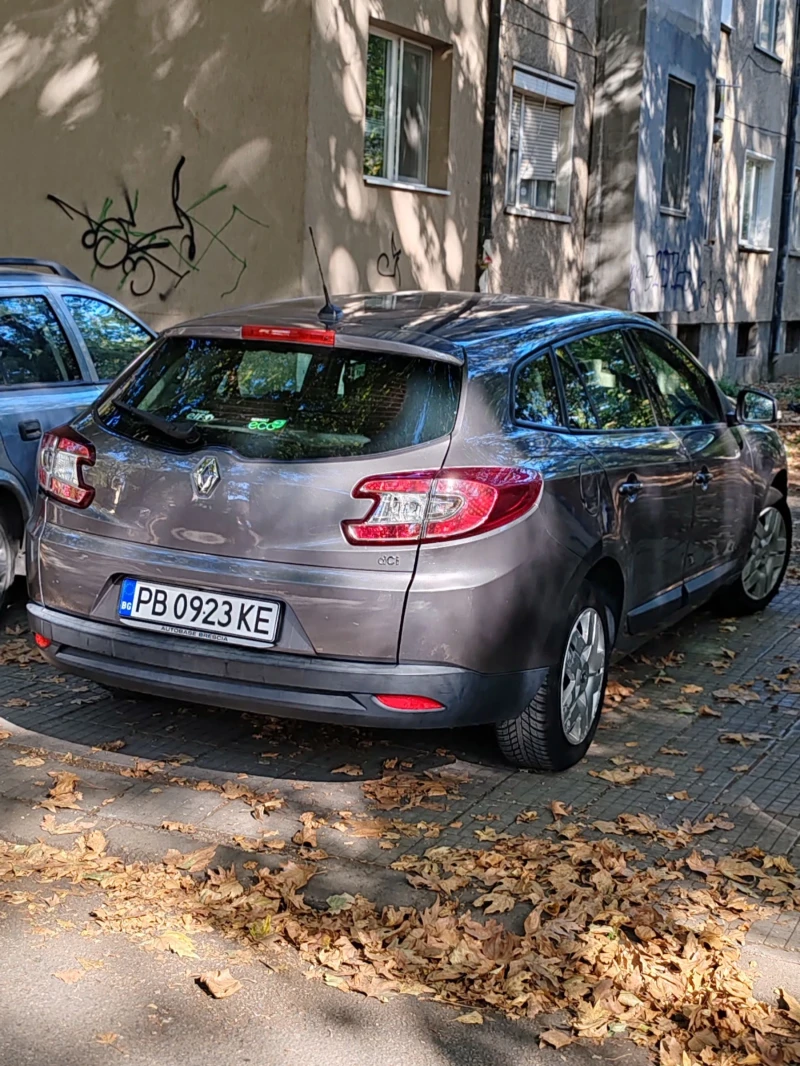 Renault Megane уникално запазен автомат, снимка 3 - Автомобили и джипове - 47442269