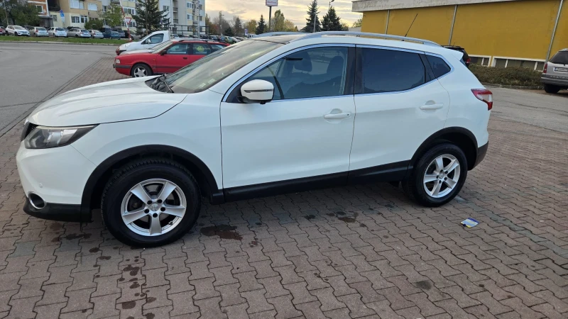 Nissan Qashqai 1.6 163 кс, снимка 6 - Автомобили и джипове - 52770434