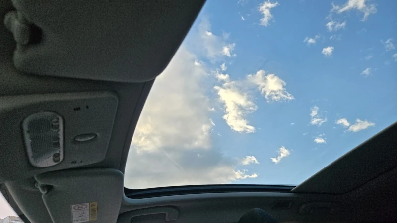 Nissan Qashqai 1.6 163 кс, снимка 14 - Автомобили и джипове - 52770434