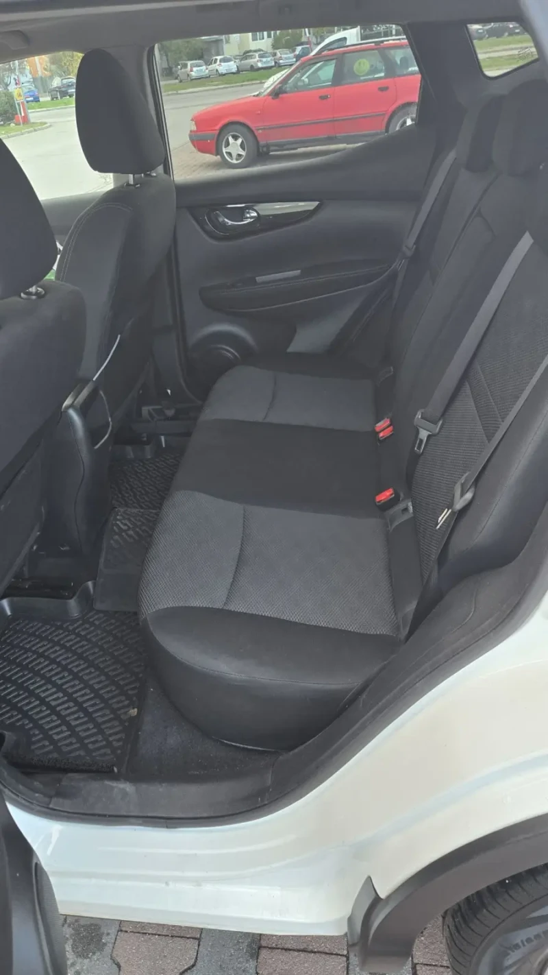 Nissan Qashqai 1.6 163 кс, снимка 16 - Автомобили и джипове - 52770434