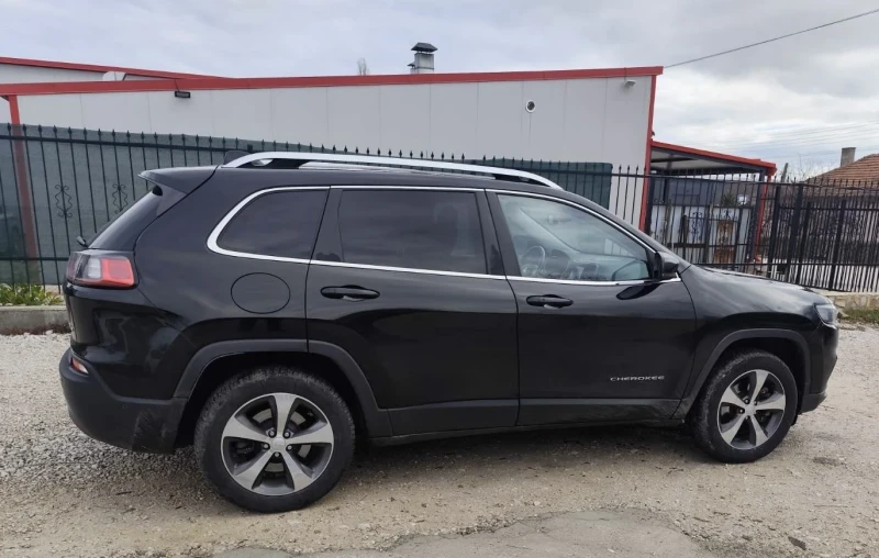 Jeep Cherokee, снимка 3 - Автомобили и джипове - 52631749