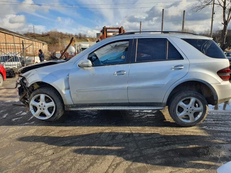 Mercedes-Benz ML 350 на части, снимка 8 - Автомобили и джипове - 31417473