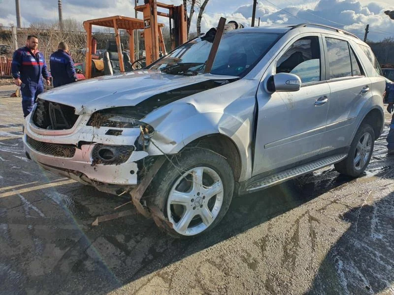 Mercedes-Benz ML 350 на части, снимка 2 - Автомобили и джипове - 31417473