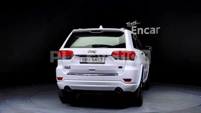 Jeep Grand cherokee 3.0 CRD| ОБДУХВАНЕ| DISTRONIC| ПАНОРАМА| ВКЛ.ТЕХНО, снимка 5 - Автомобили и джипове - 54374630