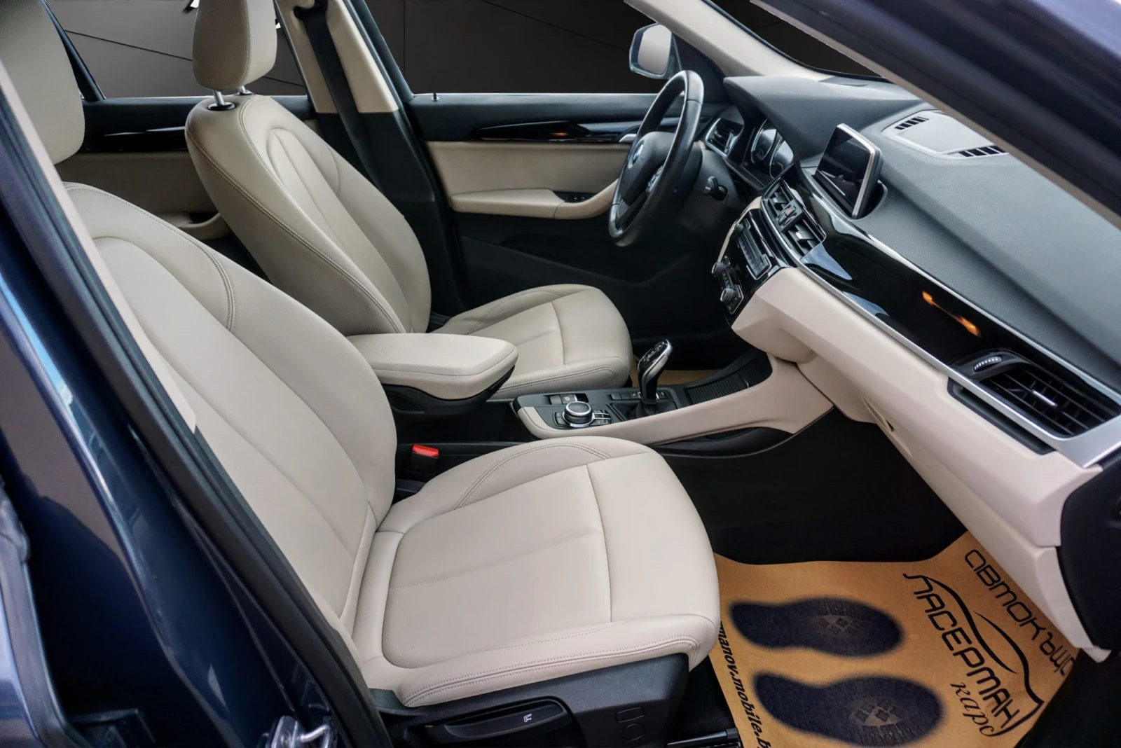 BMW X1 20i SDRIVE BUSINESS, снимка 11 - Автомобили и джипове - 38201558