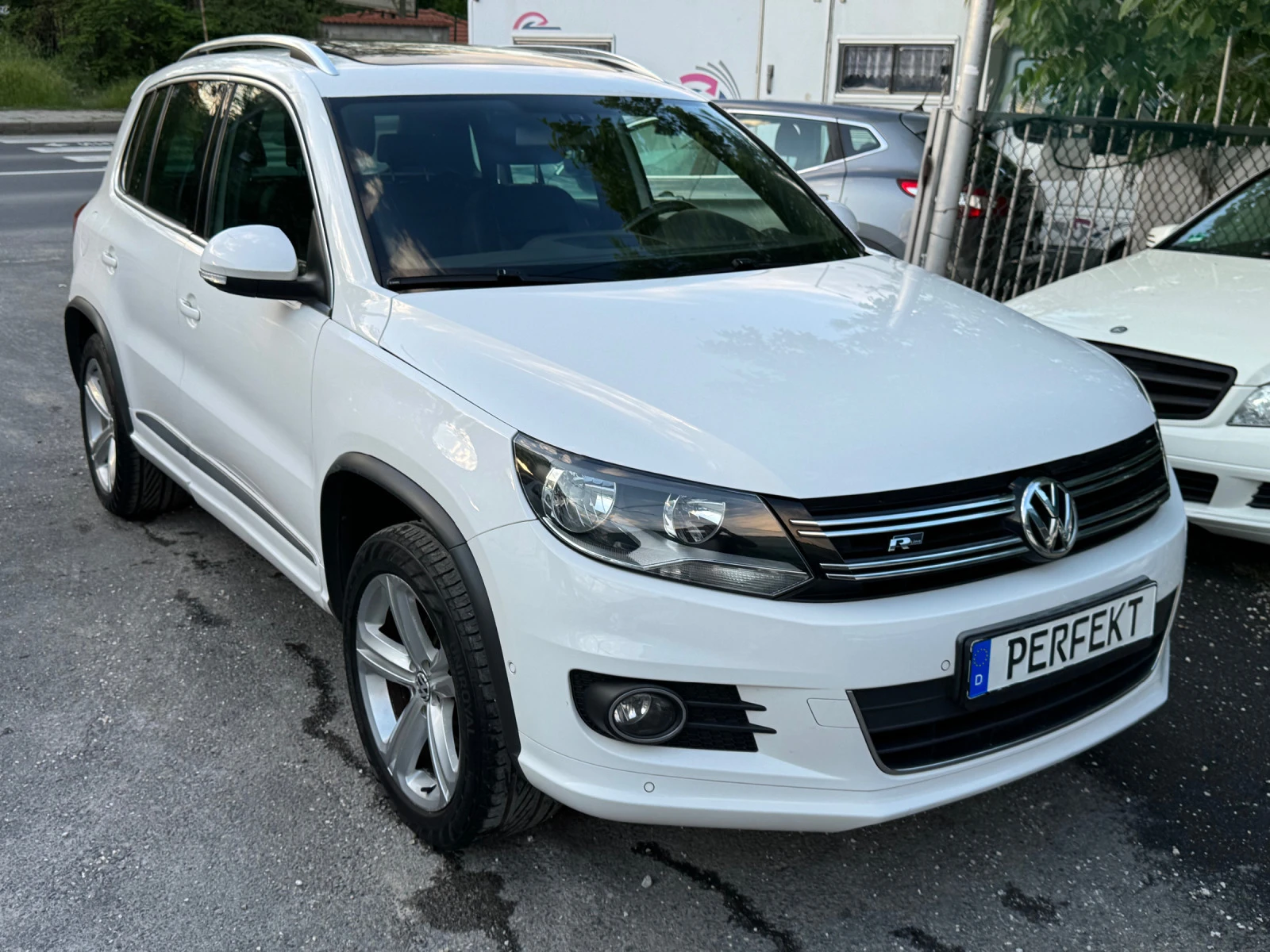 VW Tiguan 2.0TDI R-LINE* FULL - изображение 3