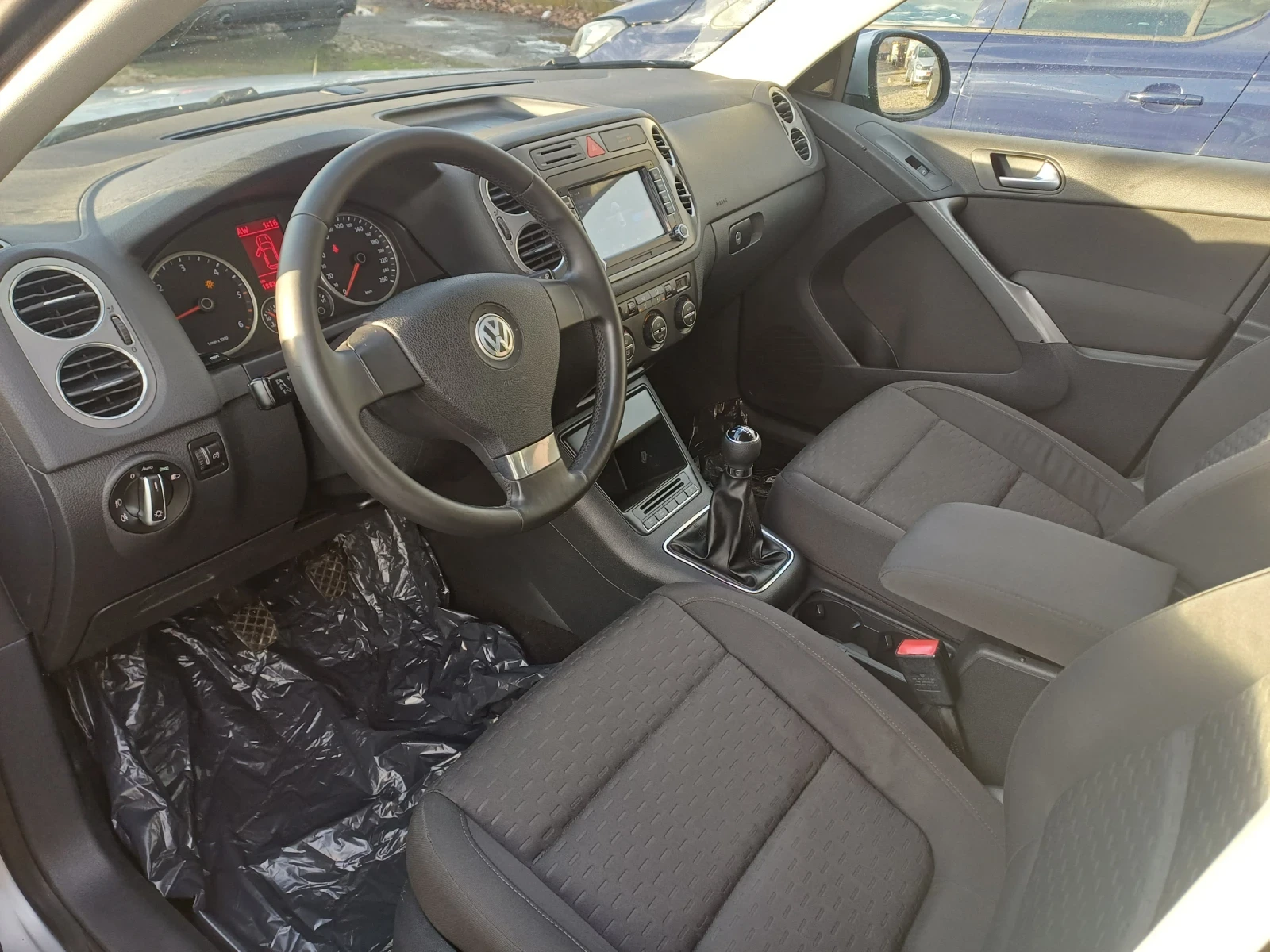 VW Tiguan 2.0 TDI 4-MATION * * XENON* *  - изображение 5