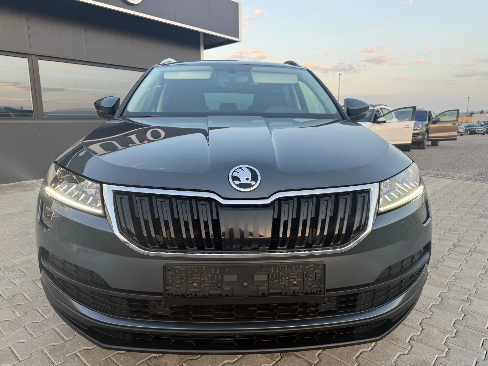 Skoda Karoq 1.5 tsi 150 ks Собствен лизинг !!! - изображение 2