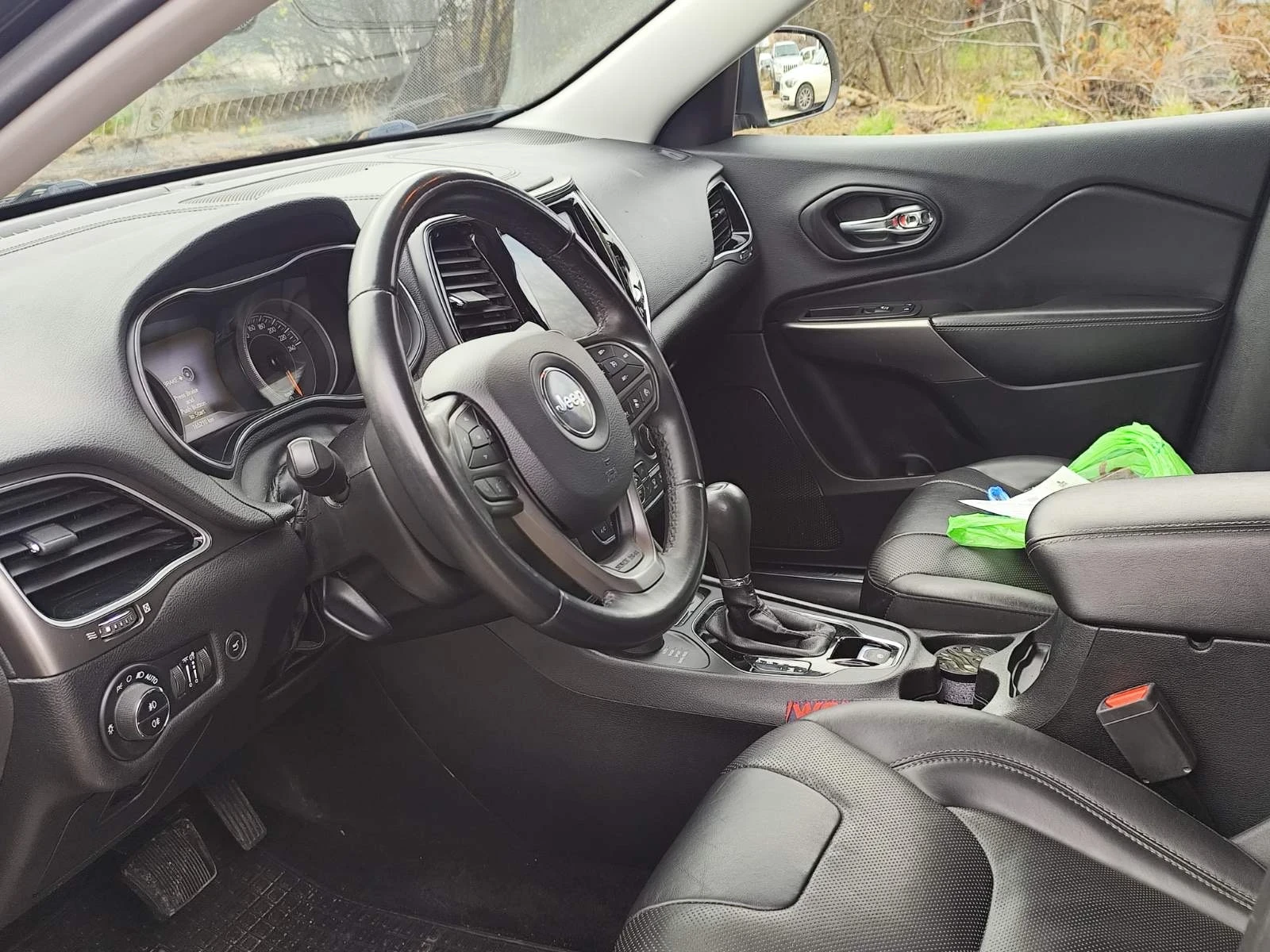 Jeep Cherokee  - изображение 9