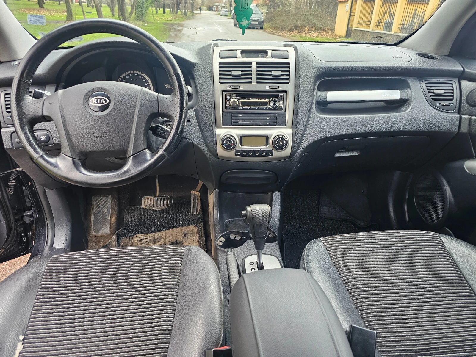 Kia Sportage Спешно!!!, снимка 10 - Автомобили и джипове - 54007183