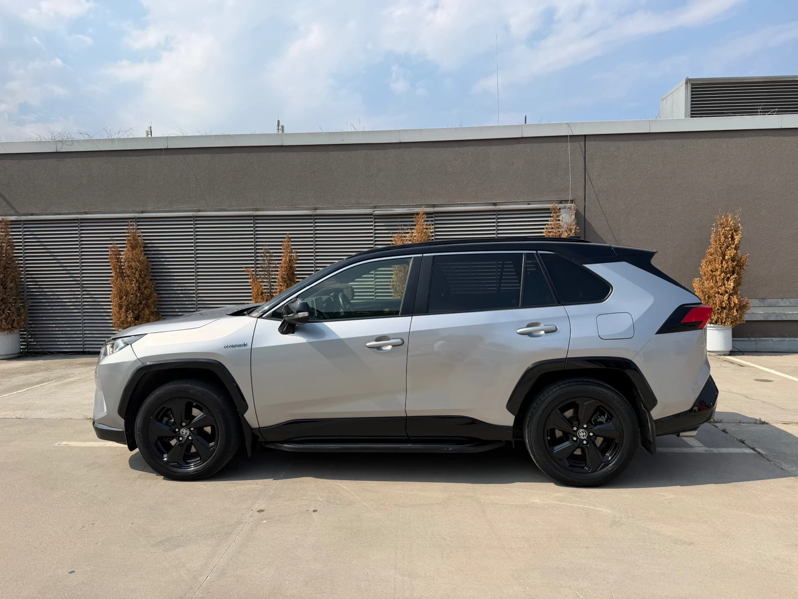 Toyota Rav4 Hybrid 4x4, снимка 4 - Автомобили и джипове - 56167909