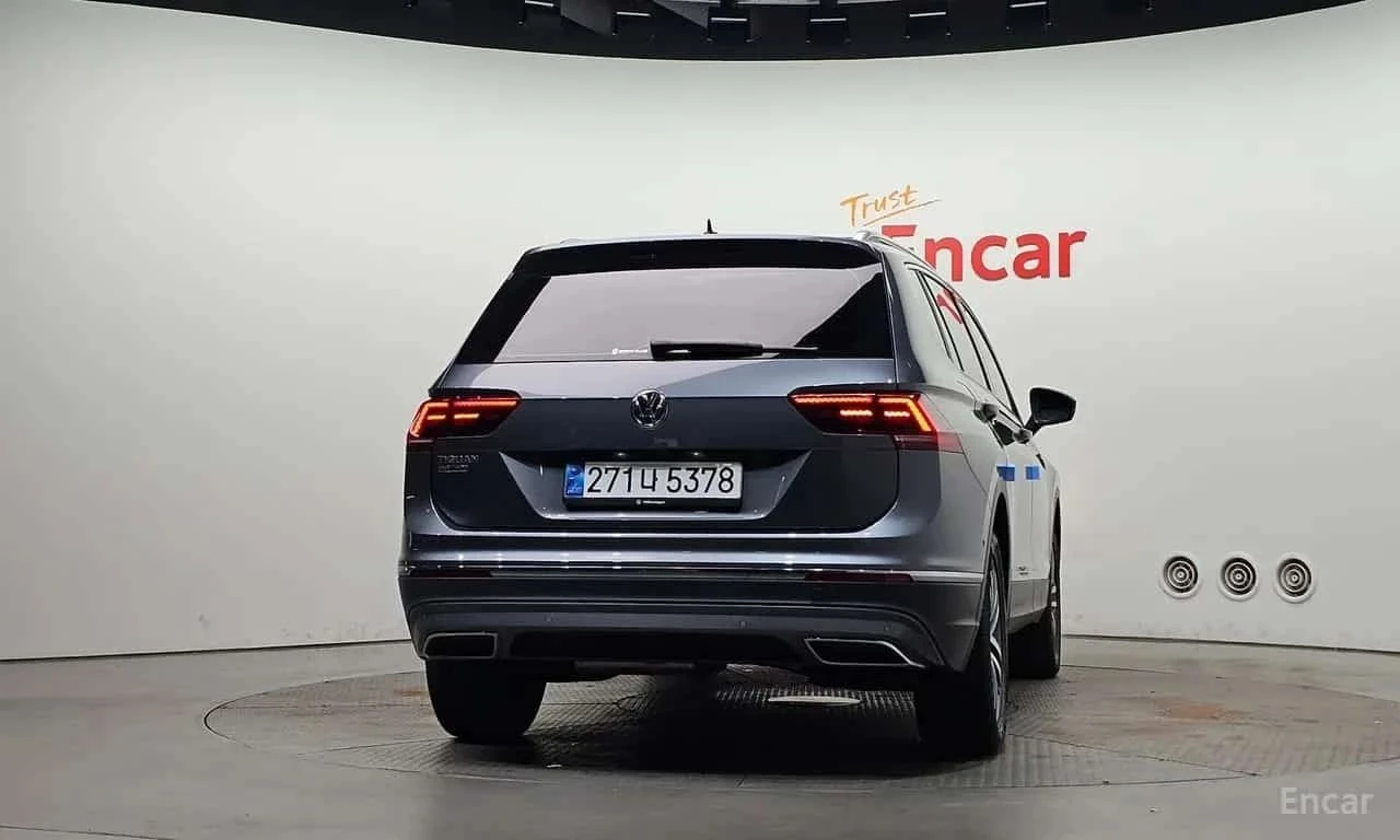 VW Tiguan, снимка 4 - Автомобили и джипове - 56707396
