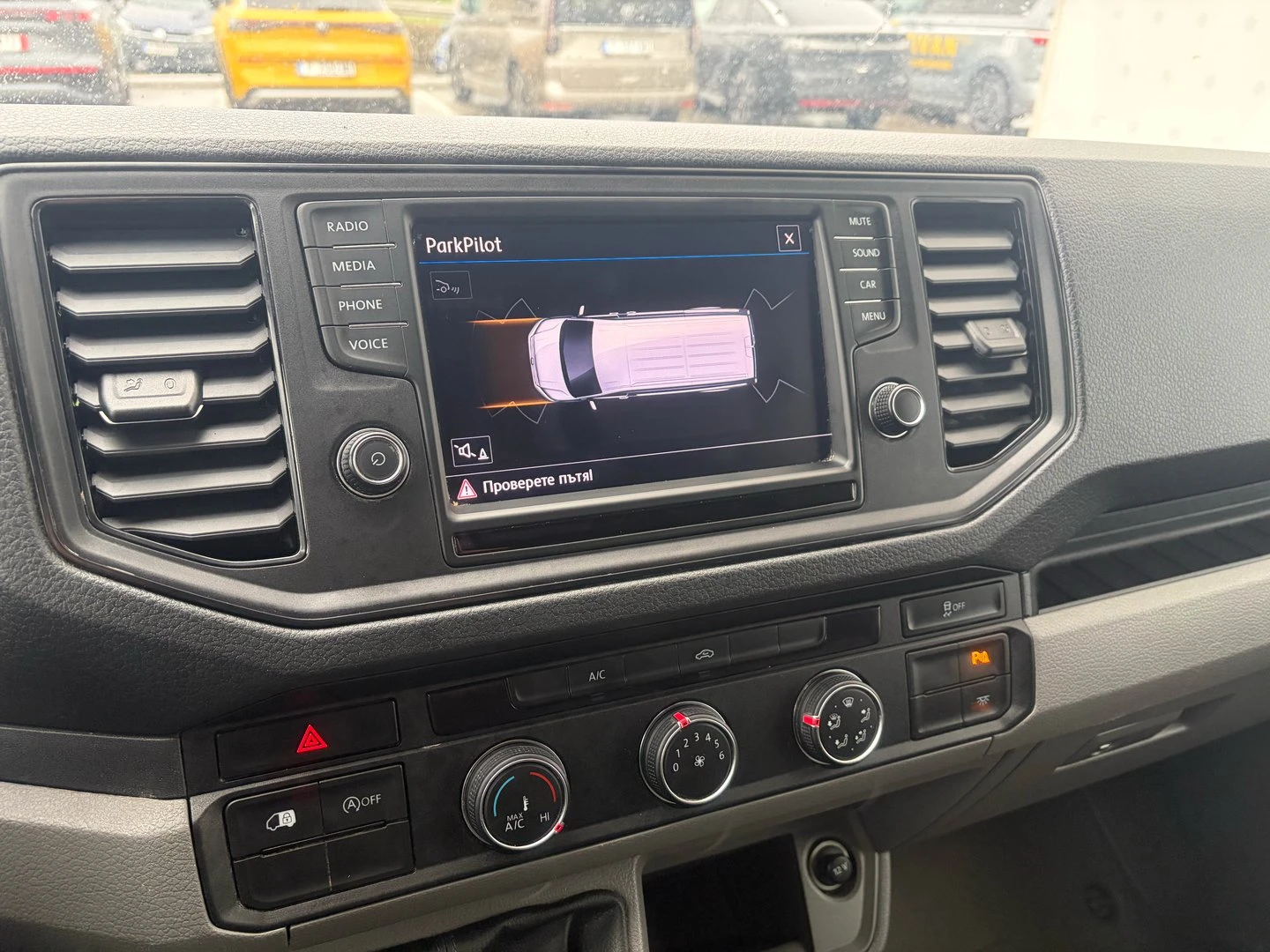 VW Crafter 35 Kasten M 11.3 m3 TDI предно - изображение 10