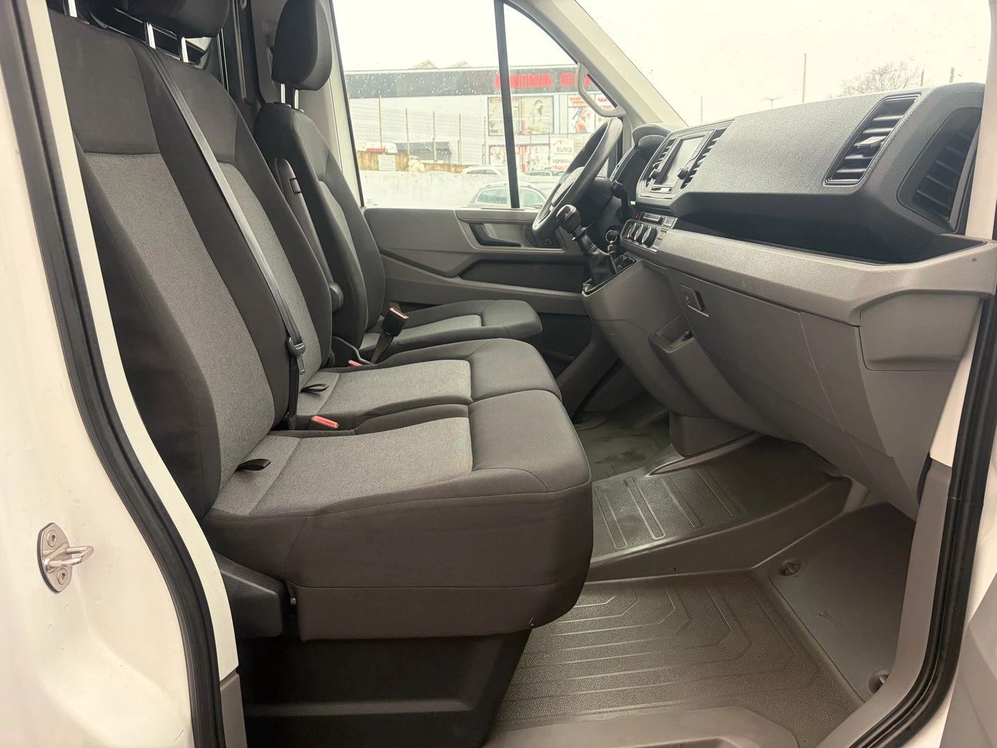 VW Crafter 35 Kasten M 11.3 m3 TDI предно - изображение 5
