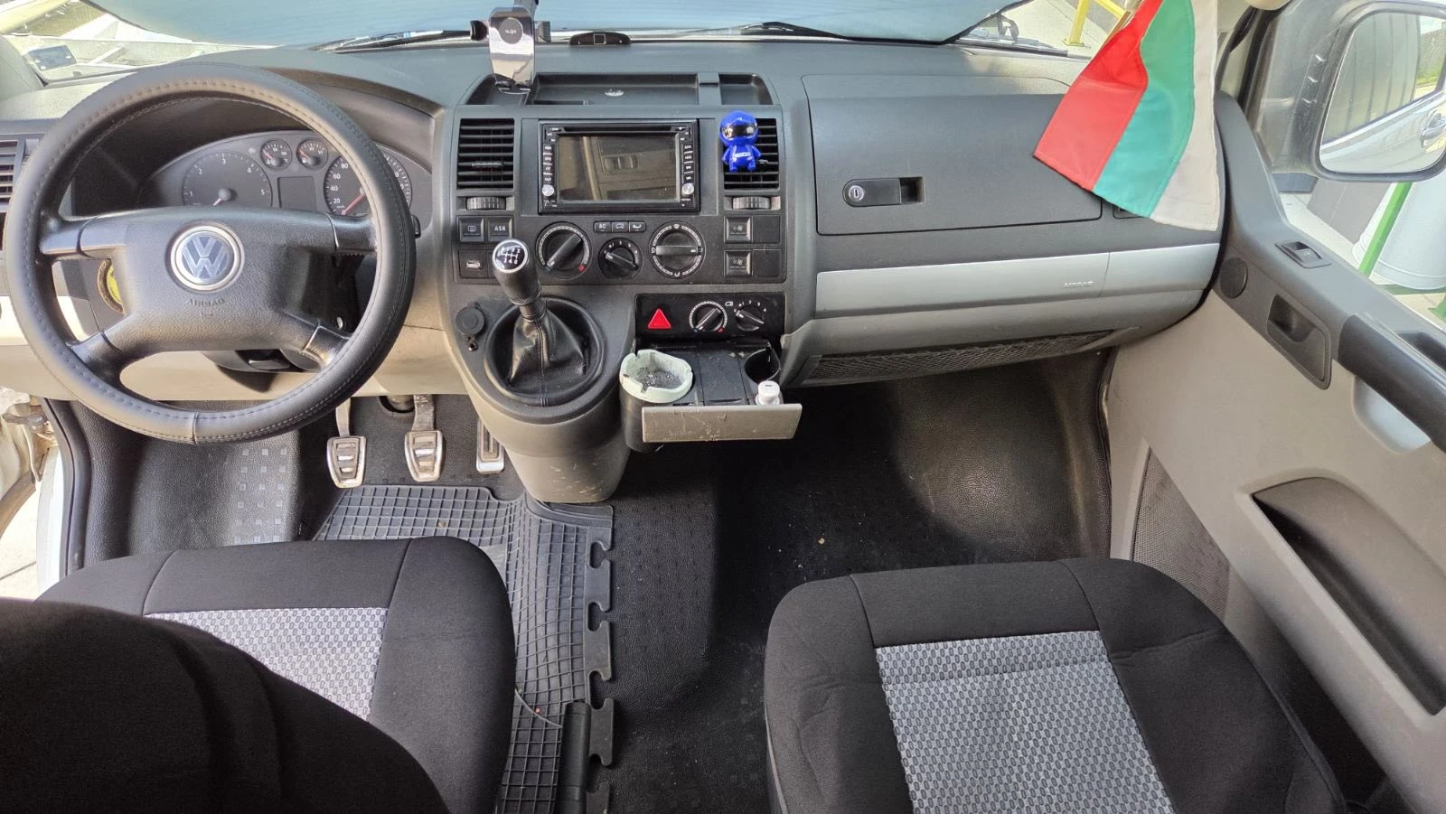 VW T5, снимка 8 - Бусове и автобуси - 55406044