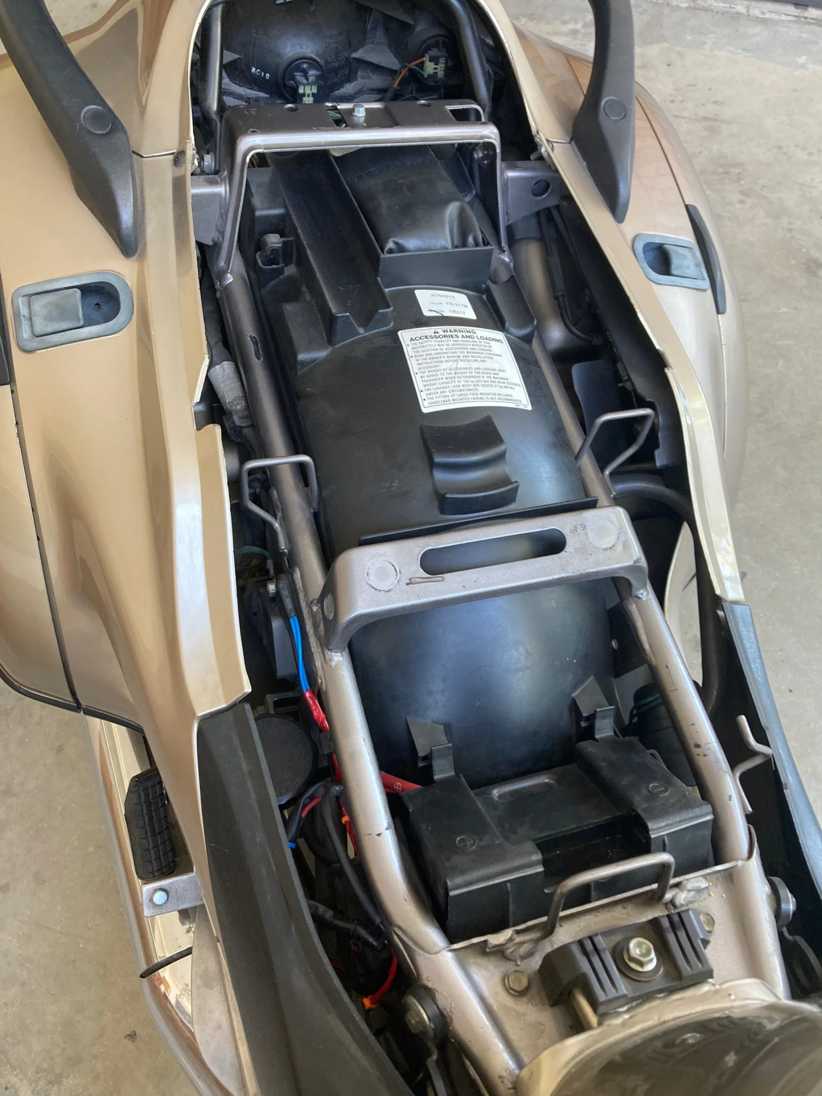 Honda Deauville 650 - изображение 8