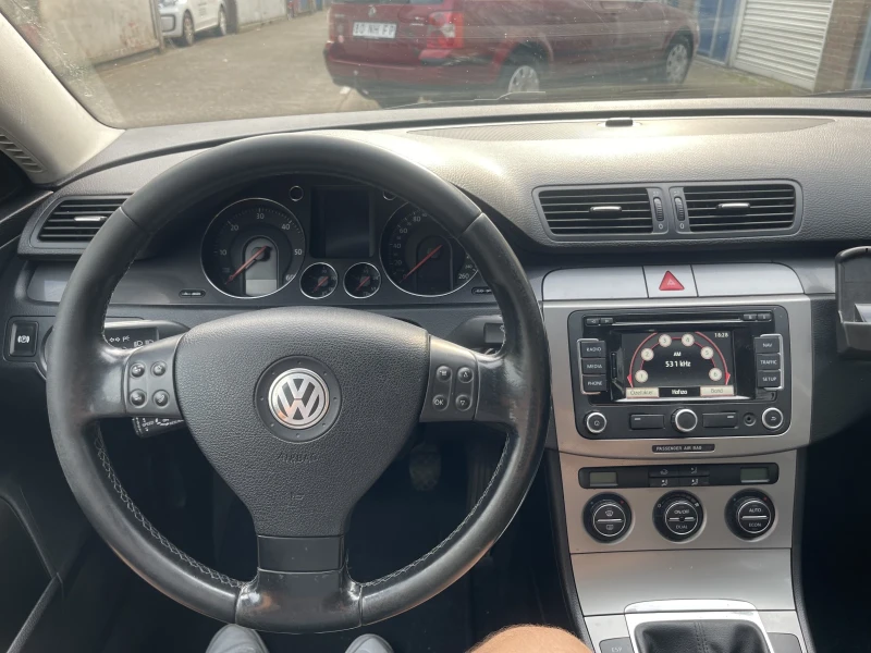 VW Passat, снимка 13 - Автомобили и джипове - 48146217