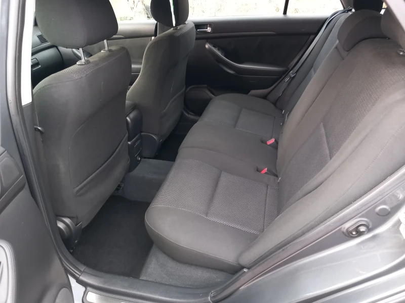 Toyota Avensis 1.8 VVT-I, снимка 12 - Автомобили и джипове - 52538429