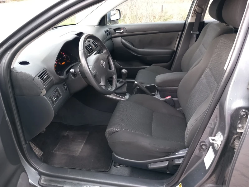 Toyota Avensis 1.8 VVT-I, снимка 9 - Автомобили и джипове - 52538429