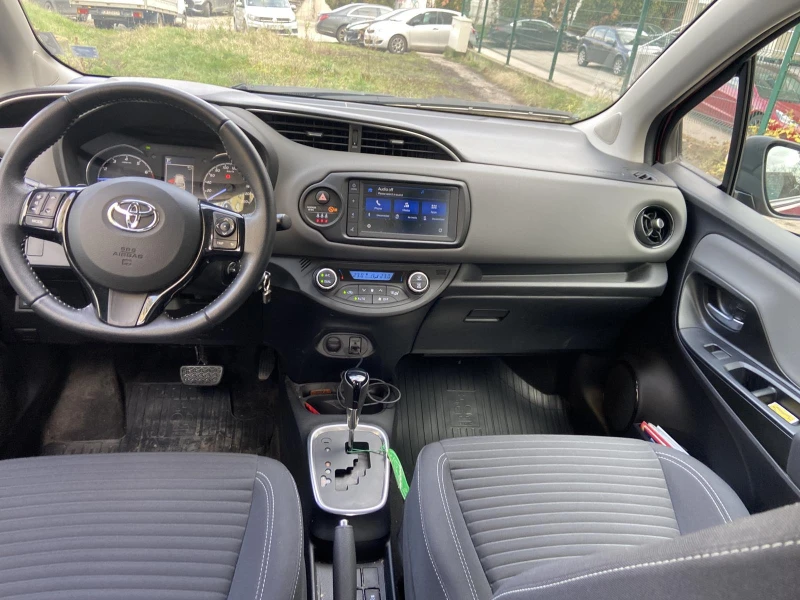 Toyota Yaris, снимка 9 - Автомобили и джипове - 52678853