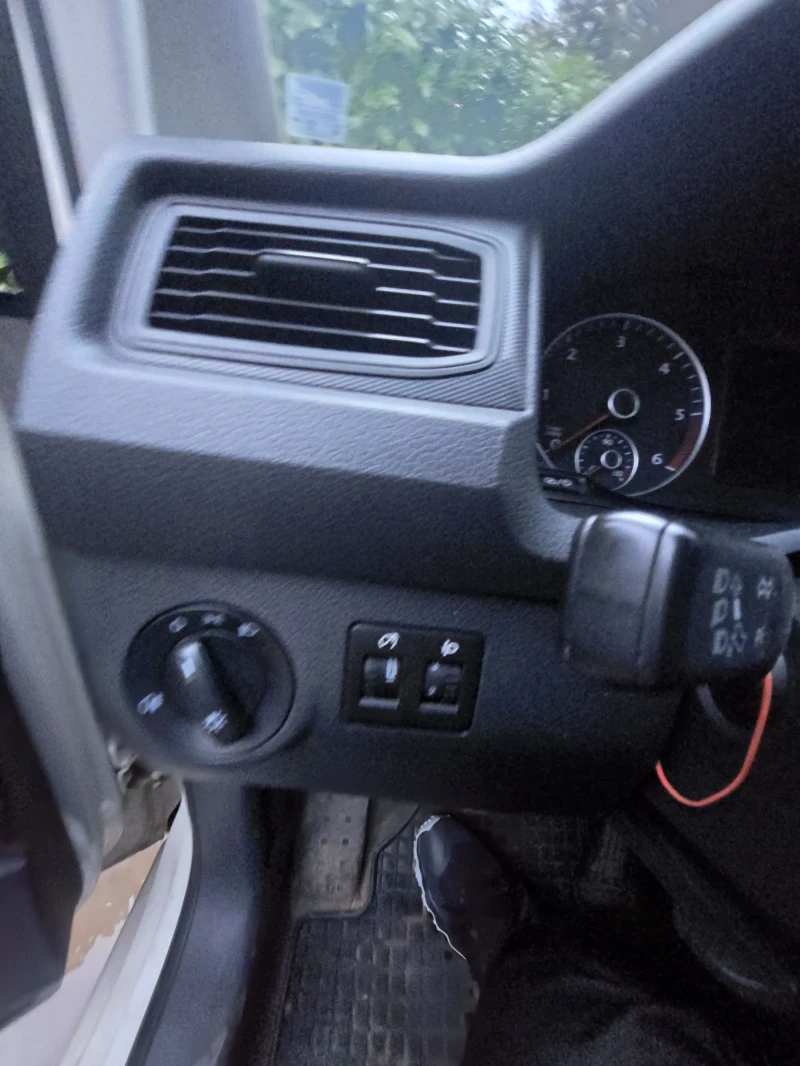 VW Caddy 2.0 тди 150к.с 2019г. 135000км., снимка 14 - Автомобили и джипове - 53262295