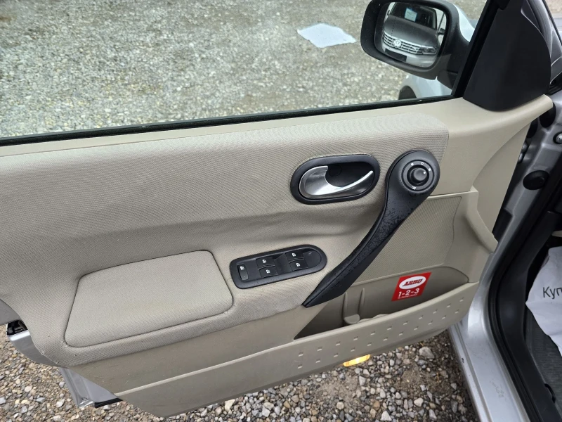 Renault Megane 1.5 DCI FACE , снимка 11 - Автомобили и джипове - 53310940